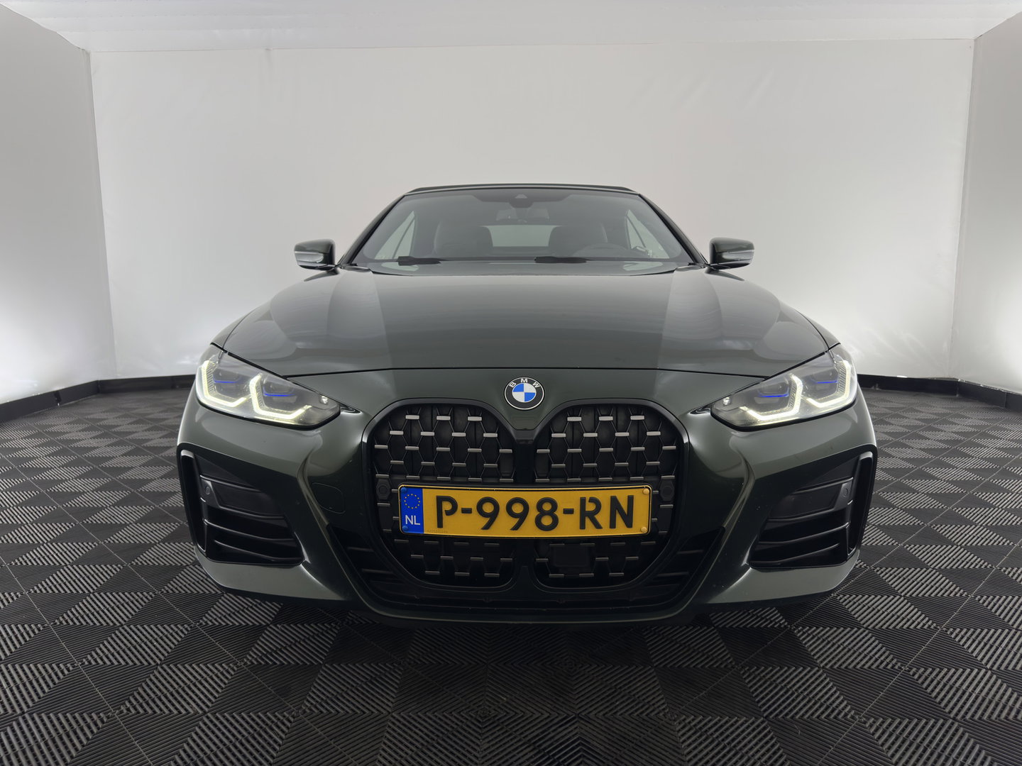 BMW 4 Serie Cabrio M440i xDrive High Executive (INCL-BTW) *HEAD-UP | LEATHER | LASER-LED | MEMORY-PACK | DIGI-COCKPIT | KEYLESS | HIFI-SOUND | SHIFTPADDLES | CAMERA | DAB | NAVI-FULLMAP | AMBIENT-LIGHT | TOWBAR | 19''ALU*