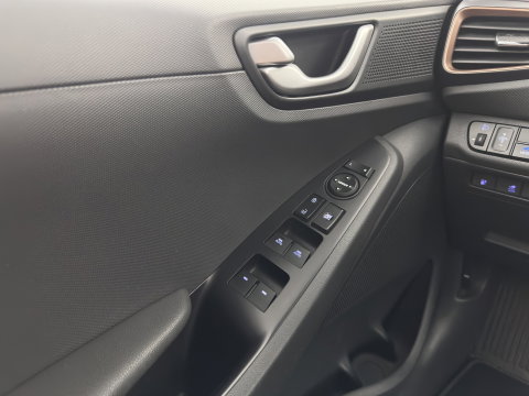 Hyundai IONIQ Comfort EV (INCL.BTW) Aut. *ADAPTIVE-CRUISE | DIGI-COCKPIT | SHIFTPADDLES | LANE-ASSIST | CCS-FASTLOADER | CRUISE | CAMERA | KEYLESS | DAB+ | NAVI-FULLMAP | ECC | PDC | 16"*