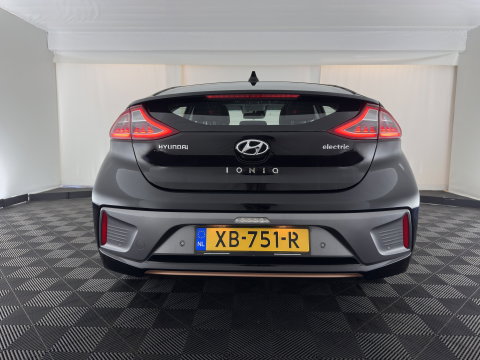 Hyundai IONIQ Comfort EV (INCL.BTW) Aut. *ADAPTIVE-CRUISE | DIGI-COCKPIT | SHIFTPADDLES | LANE-ASSIST | CCS-FASTLOADER | CRUISE | CAMERA | KEYLESS | DAB+ | NAVI-FULLMAP | ECC | PDC | 16"*