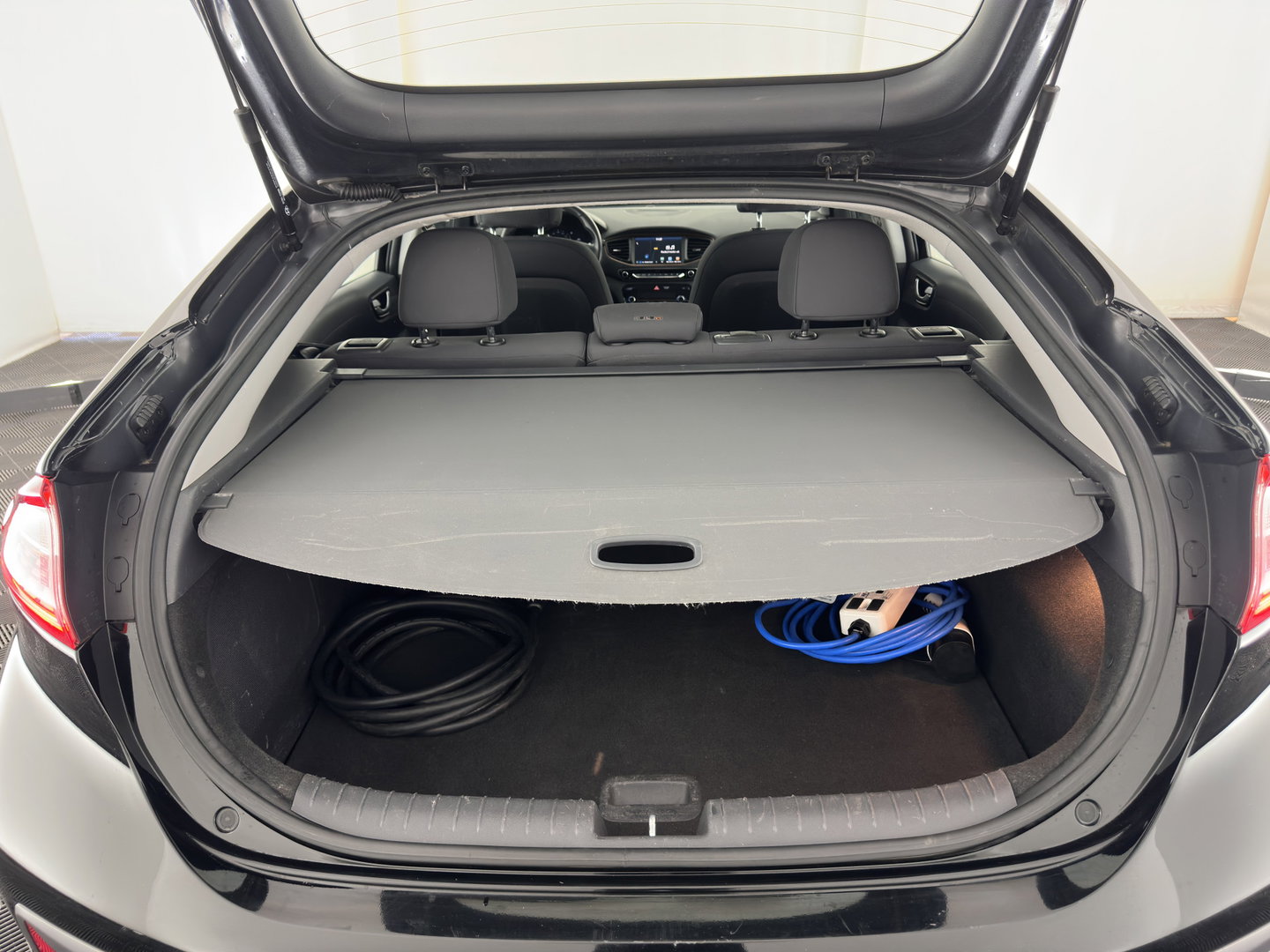 Hyundai IONIQ Comfort EV (INCL.BTW) Aut. *ADAPTIVE-CRUISE | DIGI-COCKPIT | SHIFTPADDLES | LANE-ASSIST | CCS-FASTLOADER | CRUISE | CAMERA | KEYLESS | DAB+ | NAVI-FULLMAP | ECC | PDC | 16"*