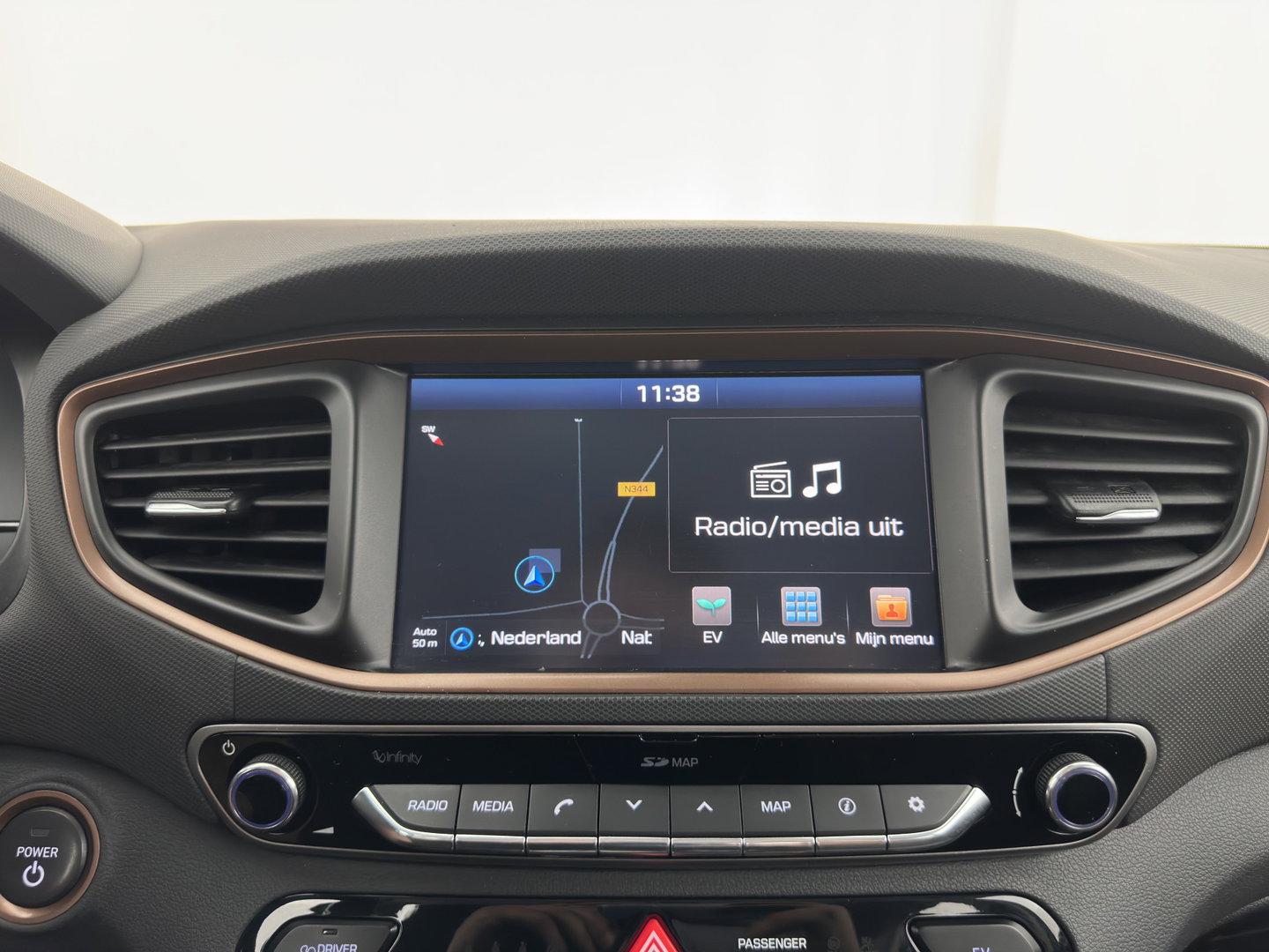Hyundai IONIQ Comfort EV (INCL.BTW) Aut. *ADAPTIVE-CRUISE | DIGI-COCKPIT | SHIFTPADDLES | LANE-ASSIST | CCS-FASTLOADER | CRUISE | CAMERA | KEYLESS | DAB+ | NAVI-FULLMAP | ECC | PDC | 16"*