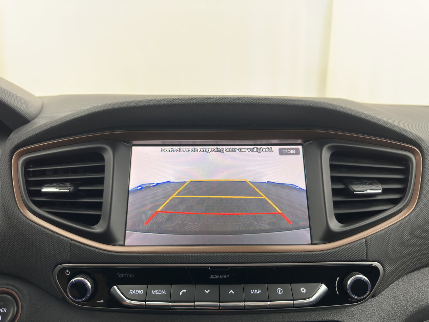 Hyundai IONIQ Comfort EV (INCL.BTW) Aut. *ADAPTIVE-CRUISE | DIGI-COCKPIT | SHIFTPADDLES | LANE-ASSIST | CCS-FASTLOADER | CRUISE | CAMERA | KEYLESS | DAB+ | NAVI-FULLMAP | ECC | PDC | 16"*