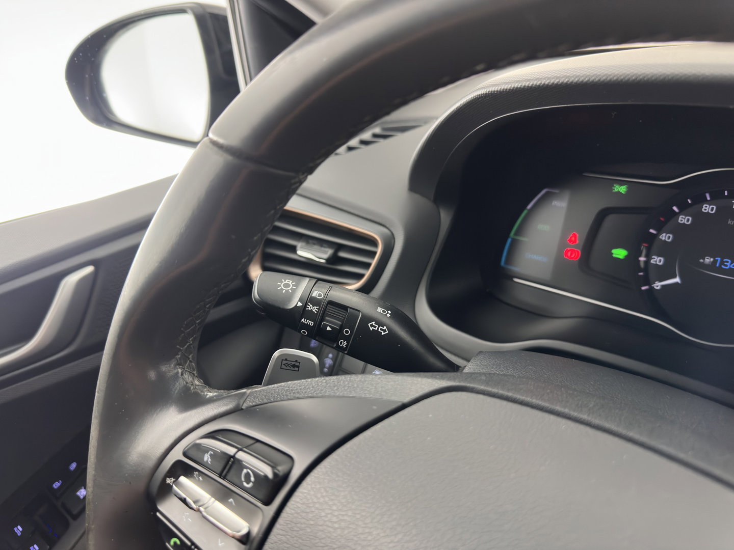 Hyundai IONIQ Comfort EV (INCL.BTW) Aut. *ADAPTIVE-CRUISE | DIGI-COCKPIT | SHIFTPADDLES | LANE-ASSIST | CCS-FASTLOADER | CRUISE | CAMERA | KEYLESS | DAB+ | NAVI-FULLMAP | ECC | PDC | 16"*