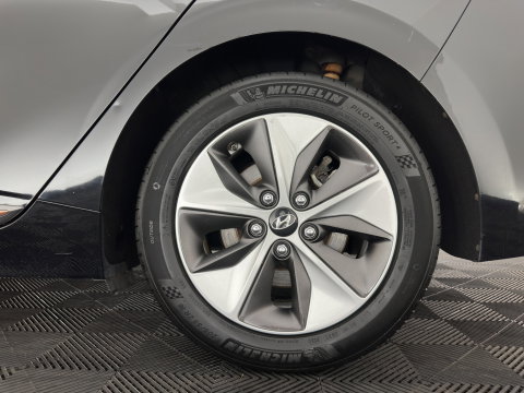 Hyundai IONIQ Comfort EV (INCL.BTW) Aut. *ADAPTIVE-CRUISE | DIGI-COCKPIT | SHIFTPADDLES | LANE-ASSIST | CCS-FASTLOADER | CRUISE | CAMERA | KEYLESS | DAB+ | NAVI-FULLMAP | ECC | PDC | 16"*
