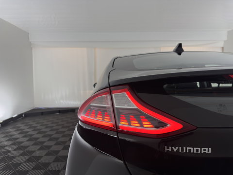 Hyundai IONIQ Comfort EV (INCL.BTW) Aut. *ADAPTIVE-CRUISE | DIGI-COCKPIT | SHIFTPADDLES | LANE-ASSIST | CCS-FASTLOADER | CRUISE | CAMERA | KEYLESS | DAB+ | NAVI-FULLMAP | ECC | PDC | 16"*