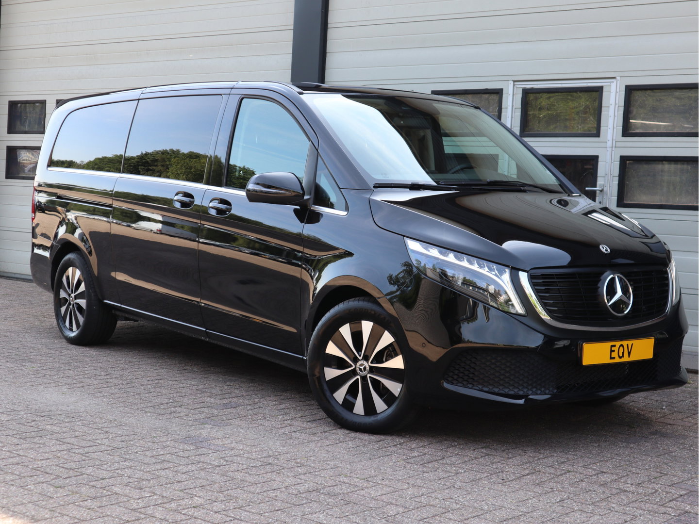 Mercedes-Benz EQV 300 90kWh L3 Extra lang - 8 Persoons - Leder - elc. Schuif