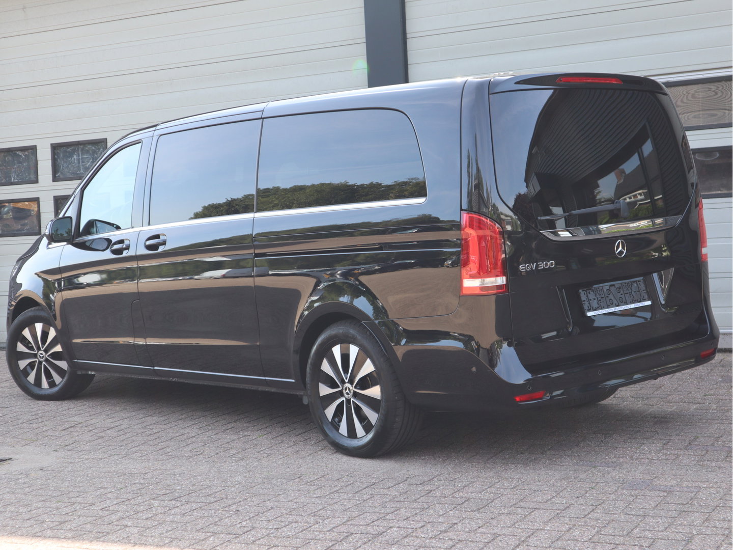 Mercedes-Benz EQV 300 90kWh L3 Extra lang - 8 Persoons - Leder - elc. Schuif