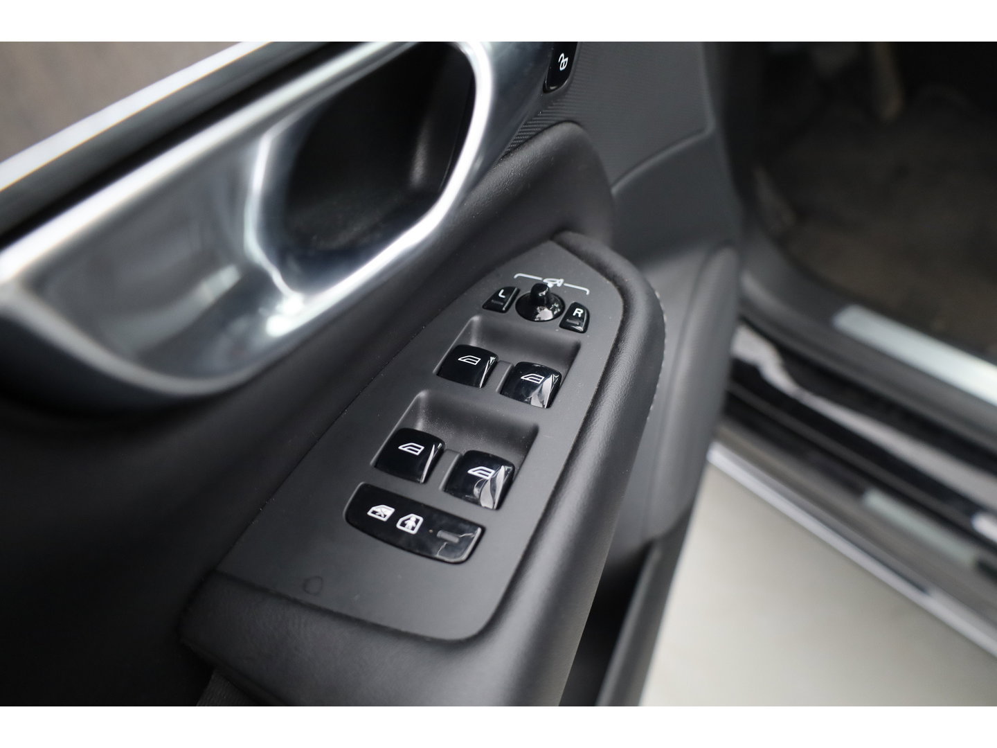 Volvo XC90 2.0 T8 Recharge AWD Ultimate Bright | SOH 95.7 % |Massage | Stoelventilatie | Trekhaak | 360 camera | Head-up |