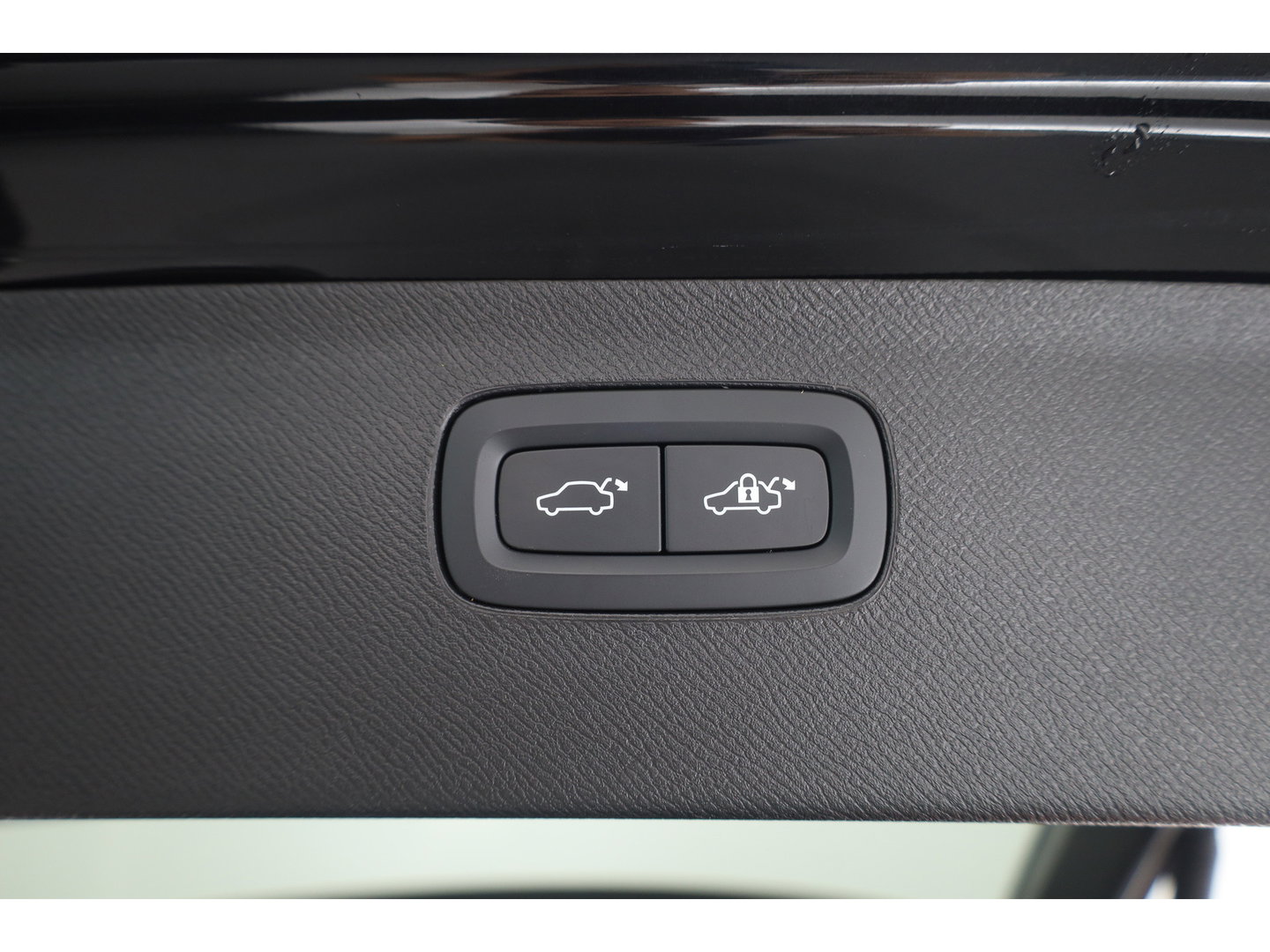 Volvo XC90 2.0 T8 Recharge AWD Ultimate Bright | SOH 95.7 % |Massage | Stoelventilatie | Trekhaak | 360 camera | Head-up |