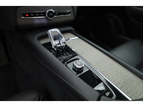 Volvo XC90 2.0 T8 Recharge AWD Ultimate Bright | SOH 95.7 % |Massage | Stoelventilatie | Trekhaak | 360 camera | Head-up |