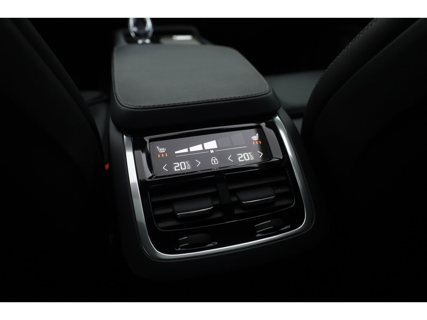 Volvo XC90 2.0 T8 Recharge AWD Ultimate Bright | SOH 95.7 % |Massage | Stoelventilatie | Trekhaak | 360 camera | Head-up |