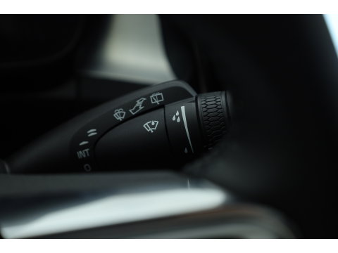 Volvo XC40 2.0 B3 Ultra Black Edition | Rijklaar! | S/K-Dak | Harman/Kardon | Bliss | Stuur-stoel+Voorruitverw. | 360*+PDC | Memory | Nav+App.Connect | Elek. Klep V