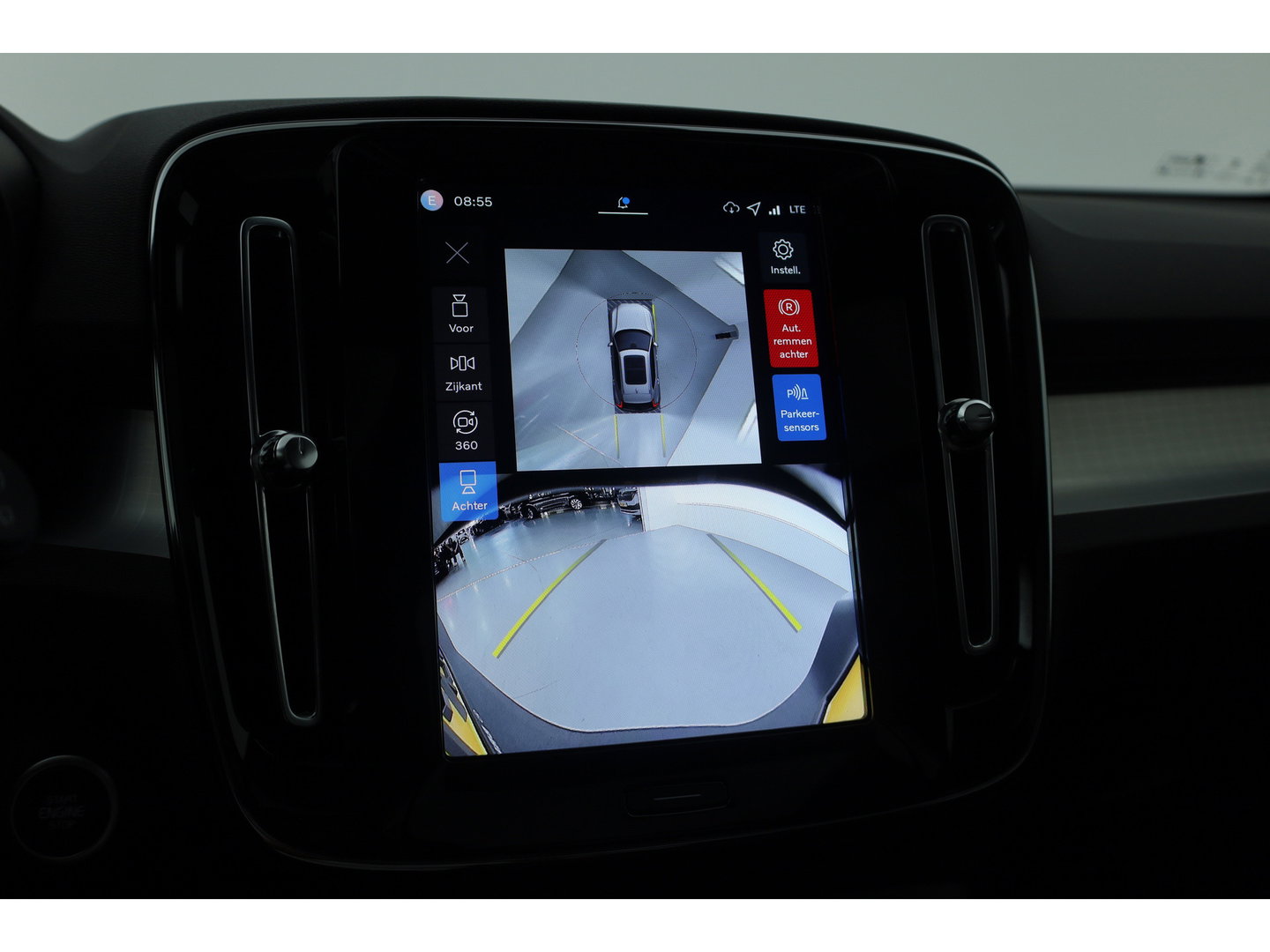 Volvo XC40 2.0 B3 Ultra Black Edition | Rijklaar! | S/K-Dak | Harman/Kardon | Bliss | Stuur-stoel+Voorruitverw. | 360*+PDC | Memory | Nav+App.Connect | Elek. Klep V