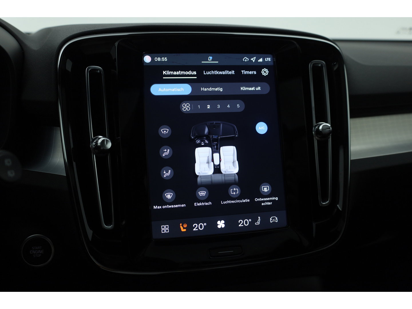 Volvo XC40 2.0 B3 Ultra Black Edition | Rijklaar! | S/K-Dak | Harman/Kardon | Bliss | Stuur-stoel+Voorruitverw. | 360*+PDC | Memory | Nav+App.Connect | Elek. Klep V