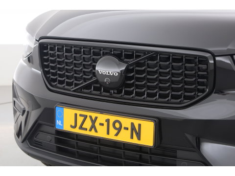 Volvo XC40 2.0 B3 Ultra Black Edition | Rijklaar! | S/K-Dak | Harman/Kardon | Bliss | Stuur-stoel+Voorruitverw. | 360*+PDC | Memory | Nav+App.Connect | Elek. Klep V