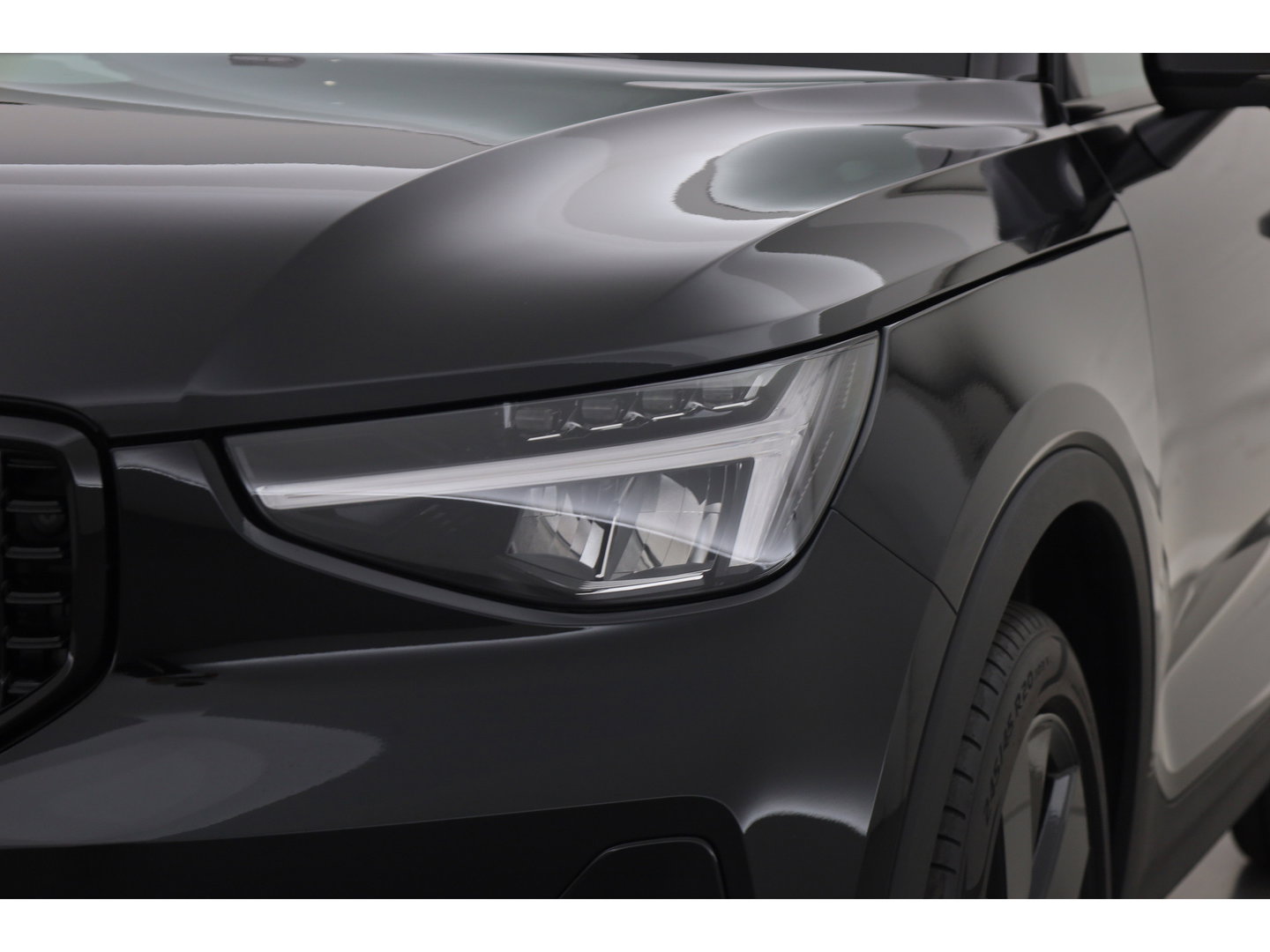 Volvo XC40 2.0 B3 Ultra Black Edition | Rijklaar! | S/K-Dak | Harman/Kardon | Bliss | Stuur-stoel+Voorruitverw. | 360*+PDC | Memory | Nav+App.Connect | Elek. Klep V