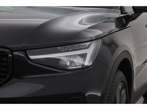 Volvo XC40 2.0 B3 Ultra Black Edition | Rijklaar! | S/K-Dak | Harman/Kardon | Bliss | Stuur-stoel+Voorruitverw. | 360*+PDC | Memory | Nav+App.Connect | Elek. Klep V