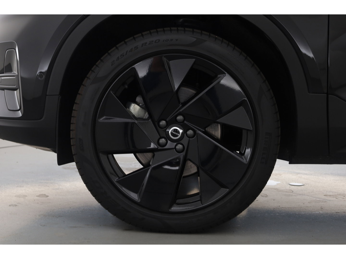 Volvo XC40 2.0 B3 Ultra Black Edition | Rijklaar! | S/K-Dak | Harman/Kardon | Bliss | Stuur-stoel+Voorruitverw. | 360*+PDC | Memory | Nav+App.Connect | Elek. Klep V