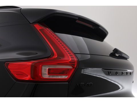 Volvo XC40 2.0 B3 Ultra Black Edition | Rijklaar! | S/K-Dak | Harman/Kardon | Bliss | Stuur-stoel+Voorruitverw. | 360*+PDC | Memory | Nav+App.Connect | Elek. Klep V
