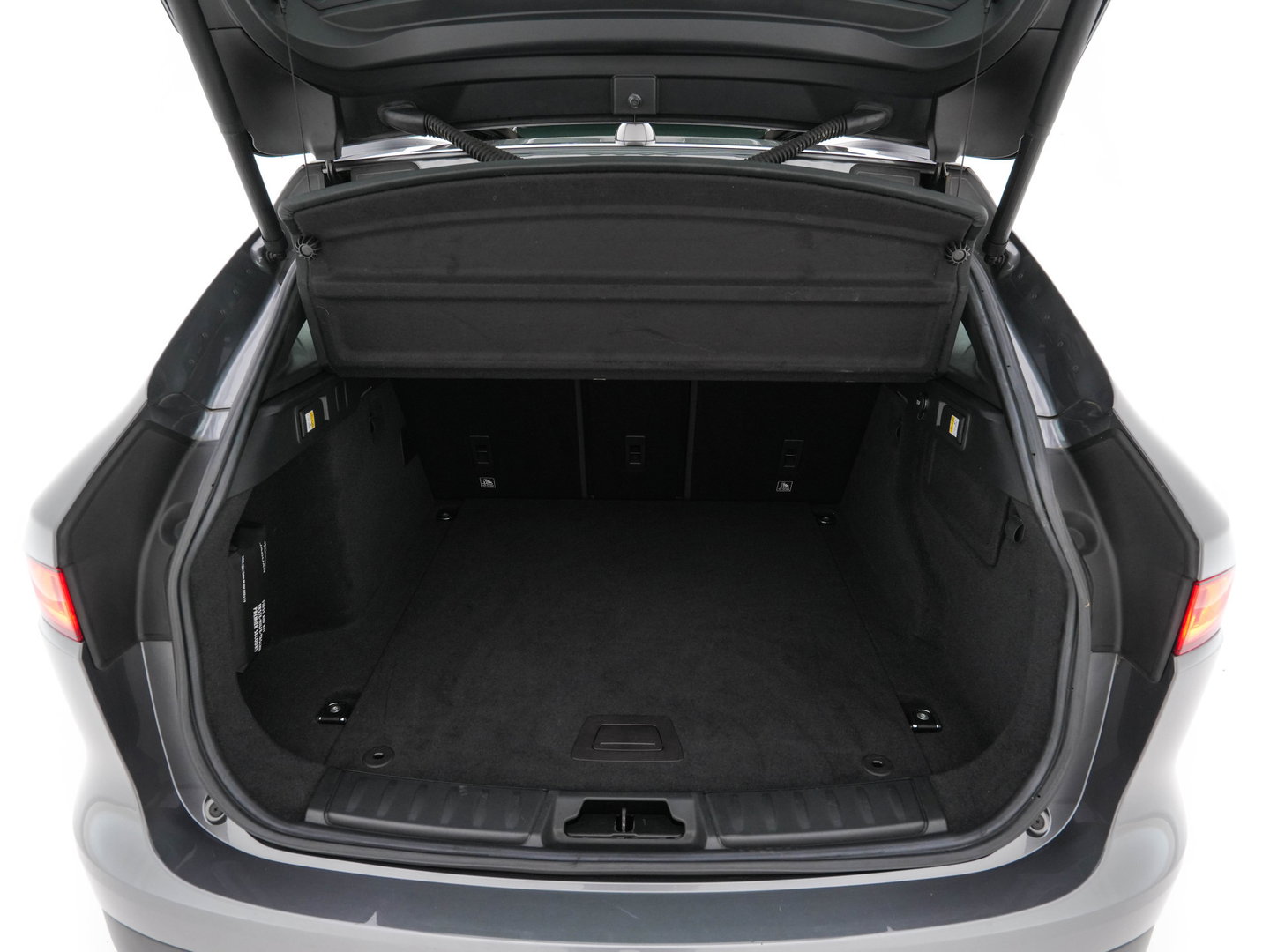 Jaguar F-Pace 2.0 Portfolio AWD 20d Aut. *PANO | LEATHER | XENON | DIGI-COCKPIT | KEYLESS | CAMERA | MERIDIAN-SOUND | HEATED-COMFORTSEATS | NAVI-FULLMAP | SHIFT-PADDLES | ECC | PDC | CRUISE | 19''ALU*