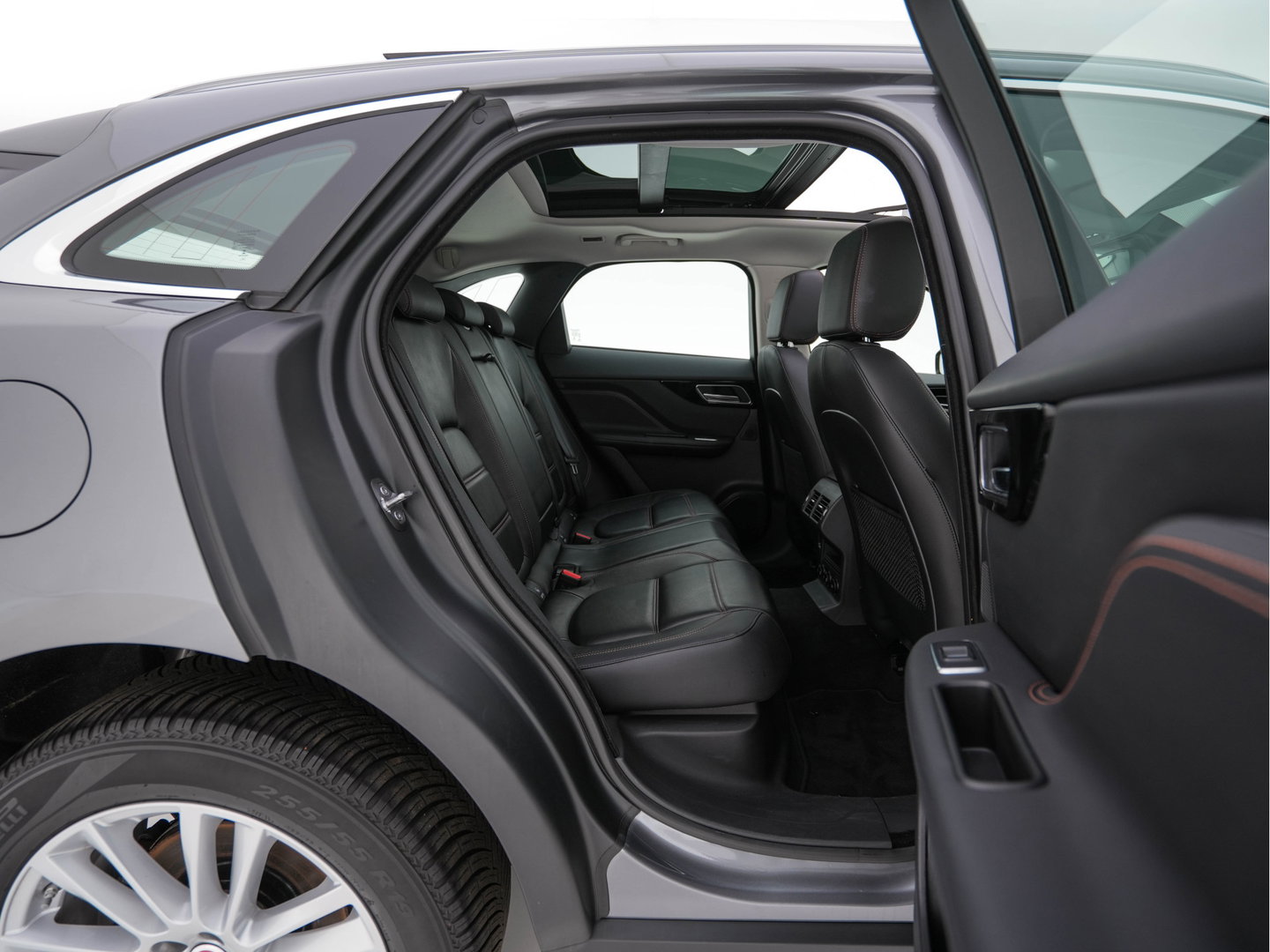 Jaguar F-Pace 2.0 Portfolio AWD 20d Aut. *PANO | LEATHER | XENON | DIGI-COCKPIT | KEYLESS | CAMERA | MERIDIAN-SOUND | HEATED-COMFORTSEATS | NAVI-FULLMAP | SHIFT-PADDLES | ECC | PDC | CRUISE | 19''ALU*