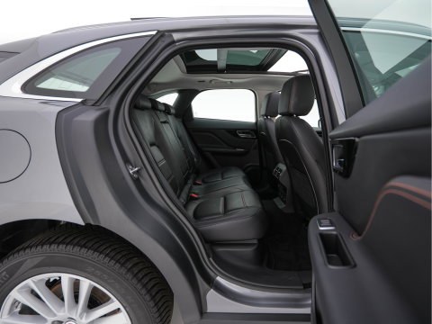 Jaguar F-Pace 2.0 Portfolio AWD 20d Aut. *PANO | LEATHER | XENON | DIGI-COCKPIT | KEYLESS | CAMERA | MERIDIAN-SOUND | HEATED-COMFORTSEATS | NAVI-FULLMAP | SHIFT-PADDLES | ECC | PDC | CRUISE | 19''ALU*