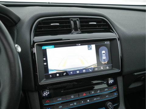 Jaguar F-Pace 2.0 Portfolio AWD 20d Aut. *PANO | LEATHER | XENON | DIGI-COCKPIT | KEYLESS | CAMERA | MERIDIAN-SOUND | HEATED-COMFORTSEATS | NAVI-FULLMAP | SHIFT-PADDLES | ECC | PDC | CRUISE | 19''ALU*