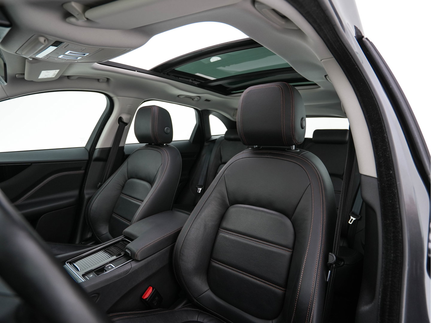 Jaguar F-Pace 2.0 Portfolio AWD 20d Aut. *PANO | LEATHER | XENON | DIGI-COCKPIT | KEYLESS | CAMERA | MERIDIAN-SOUND | HEATED-COMFORTSEATS | NAVI-FULLMAP | SHIFT-PADDLES | ECC | PDC | CRUISE | 19''ALU*