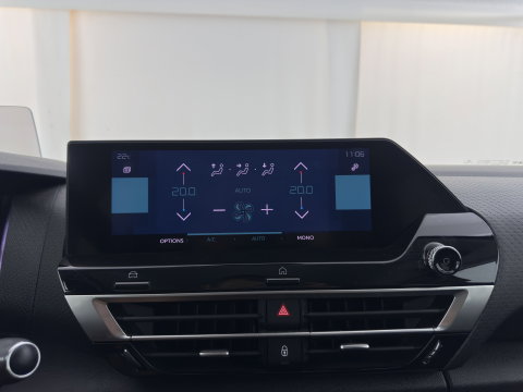 Citroën Ë-C4 Shine Pack Business 50 kWh [3-Fase-11kW] (INCL-BTW) *HEAD-UP | LEATHER | FULL-LED | ADAPTIVE-CRUISE | DIGI-COCKPIT | BLIND-SPOT | HEATED-COMFORTSEATS | KEYLESS | DAB+ | NAVI-FULLMAP | ECC | LANE-ASSIST | PDC | CRUISE | 18''ALU*