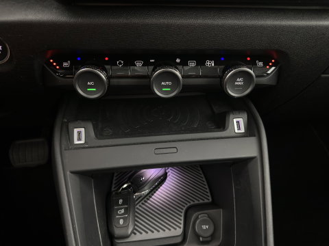 Citroën Ë-C4 Shine Pack Business 50 kWh [3-Fase-11kW] (INCL-BTW) *HEAD-UP | LEATHER | FULL-LED | ADAPTIVE-CRUISE | DIGI-COCKPIT | BLIND-SPOT | HEATED-COMFORTSEATS | KEYLESS | DAB+ | NAVI-FULLMAP | ECC | LANE-ASSIST | PDC | CRUISE | 18''ALU*