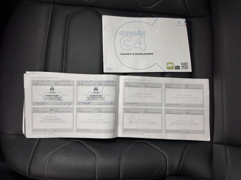 Citroën Ë-C4 Shine Pack Business 50 kWh [3-Fase-11kW] (INCL-BTW) *HEAD-UP | LEATHER | FULL-LED | ADAPTIVE-CRUISE | DIGI-COCKPIT | BLIND-SPOT | HEATED-COMFORTSEATS | KEYLESS | DAB+ | NAVI-FULLMAP | ECC | LANE-ASSIST | PDC | CRUISE | 18''ALU*