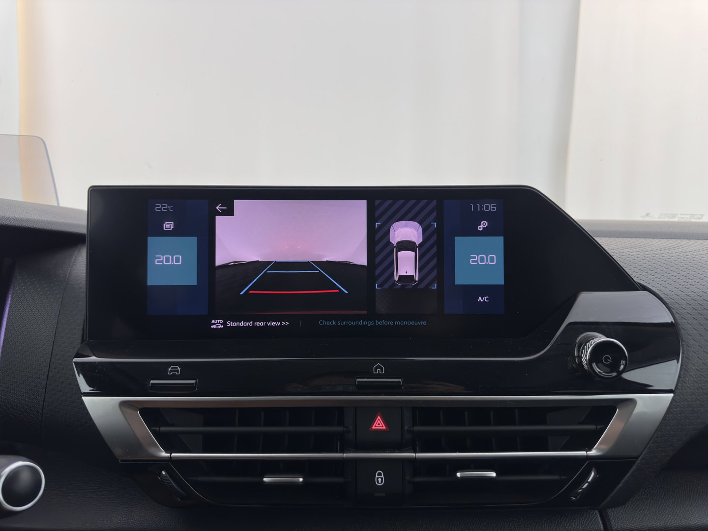 Citroën Ë-C4 Shine Pack Business 50 kWh [3-Fase-11kW] (INCL-BTW) *HEAD-UP | LEATHER | FULL-LED | ADAPTIVE-CRUISE | DIGI-COCKPIT | BLIND-SPOT | HEATED-COMFORTSEATS | KEYLESS | DAB+ | NAVI-FULLMAP | ECC | LANE-ASSIST | PDC | CRUISE | 18''ALU*