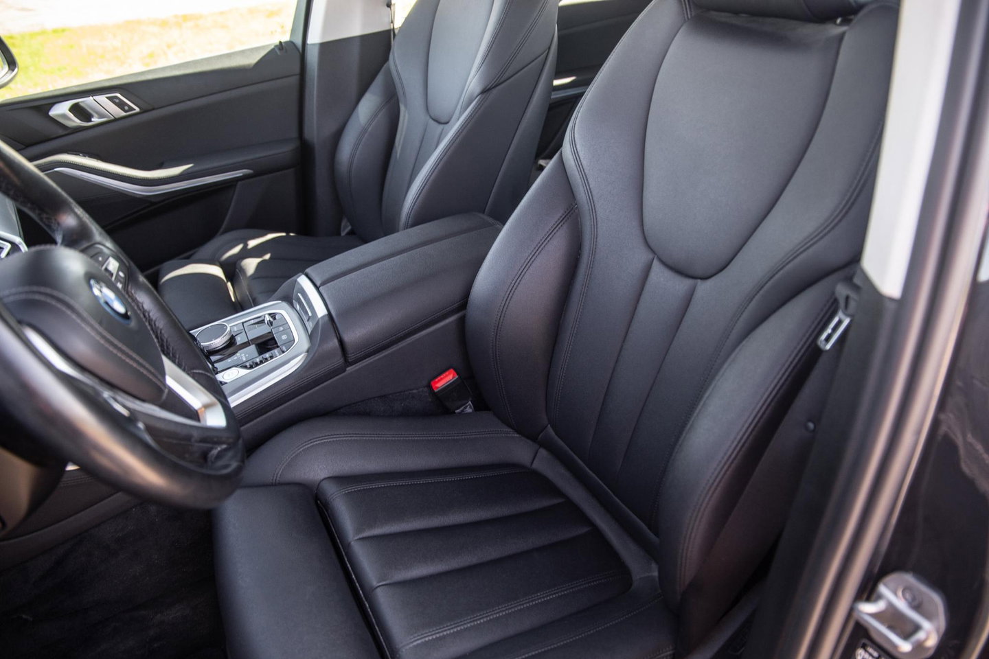 BMW X5 xDrive45e Executive CARPLAY / CAMERA / DEALER ONDERHOUDEN / ZWART LEER / STOELVERWARMING / TREKHAAK