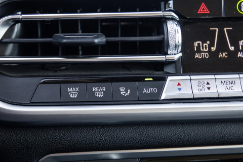 BMW X5 xDrive45e Executive CARPLAY / CAMERA / DEALER ONDERHOUDEN / ZWART LEER / STOELVERWARMING / TREKHAAK