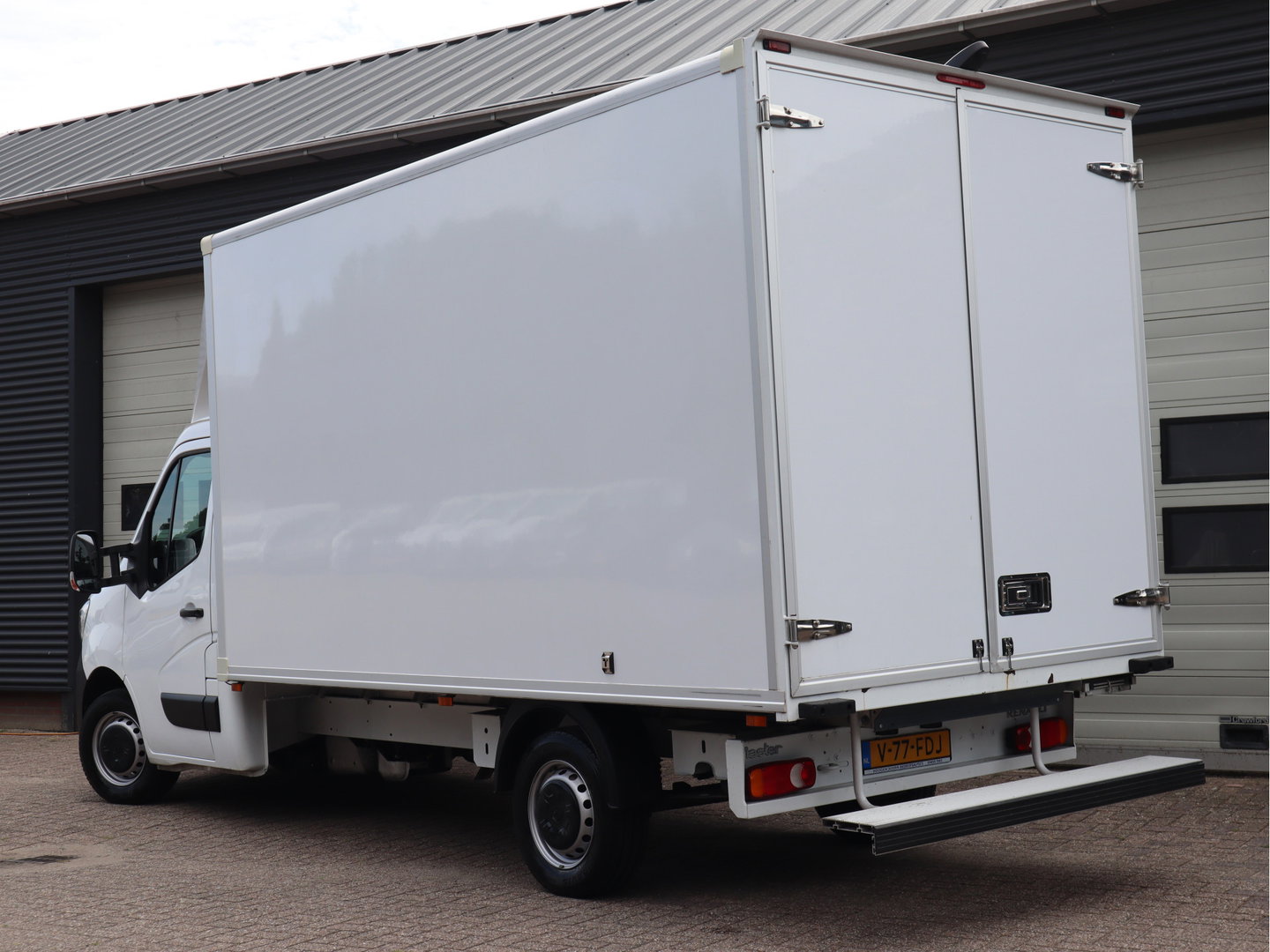 Renault Master T35 2.3 dCi 145 pk Bakwagen - A.Deuren - NL Auto