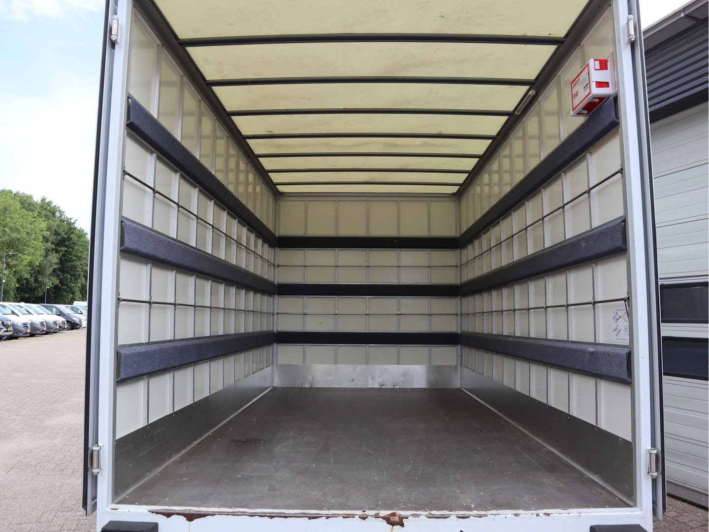 Renault Master T35 2.3 dCi 145 pk Bakwagen - A.Deuren - NL Auto
