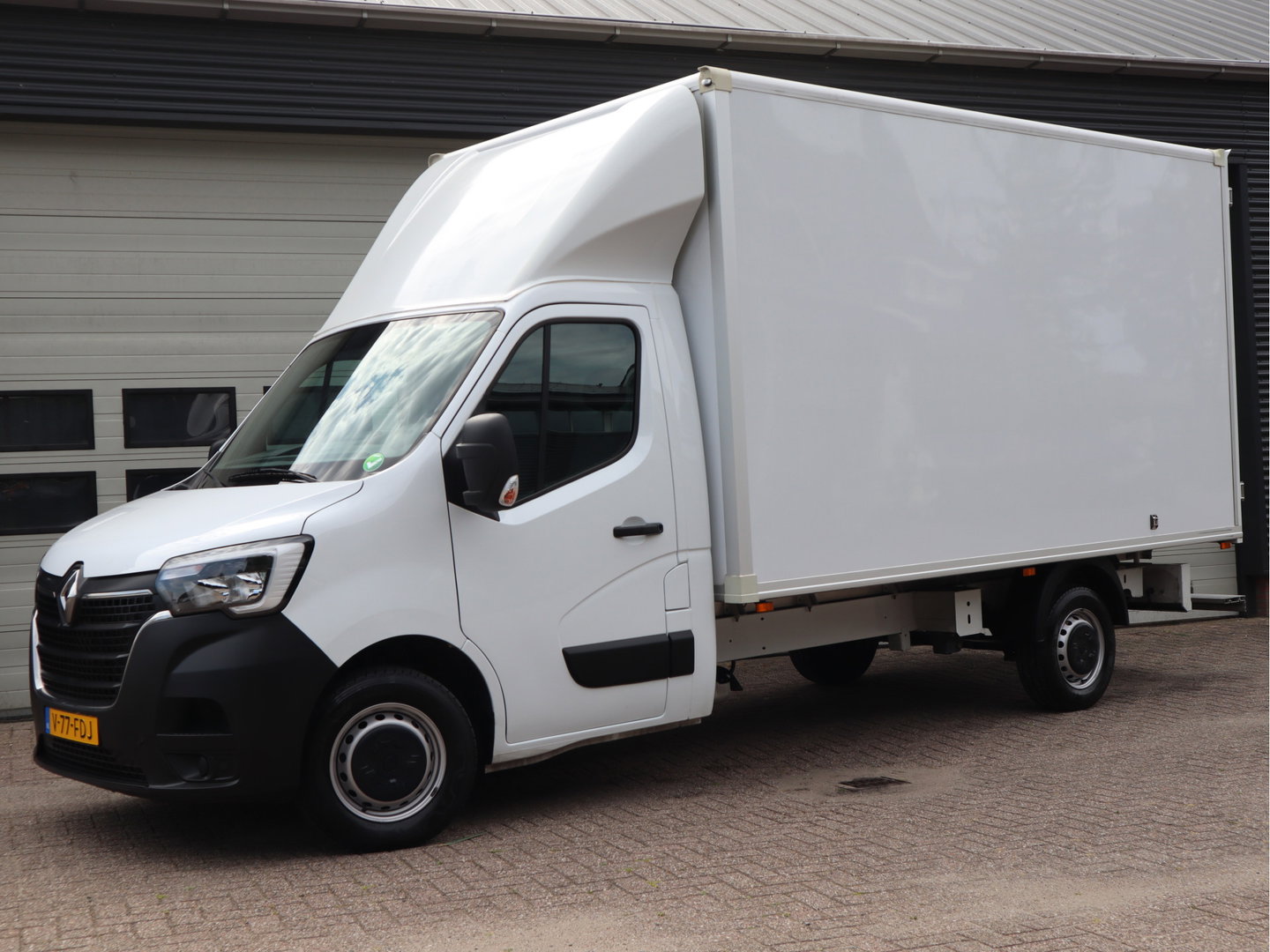 Renault Master T35 2.3 dCi 145 pk Bakwagen - A.Deuren - NL Auto