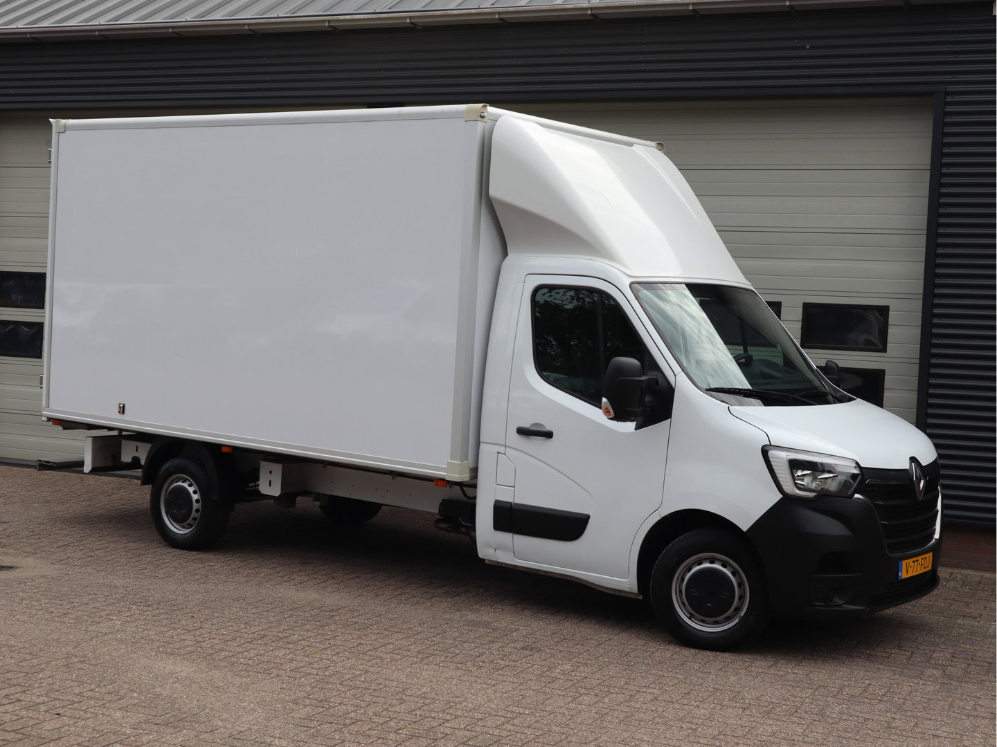 Renault Master T35 2.3 dCi 145 pk Bakwagen - A.Deuren - NL Auto