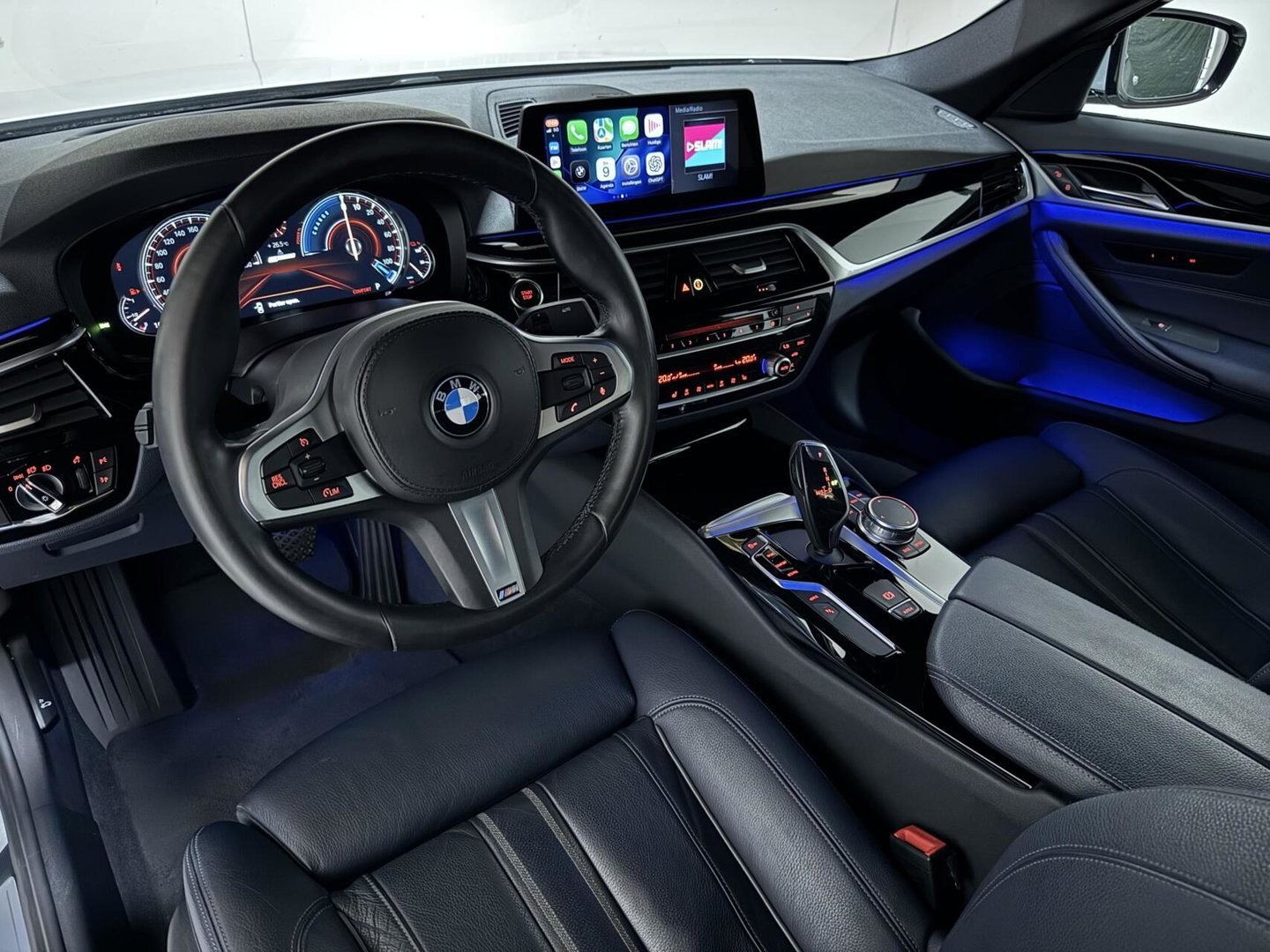 BMW 5 Serie 530e iPerformance M-Sport Leer Sfeer CarPlay Memory