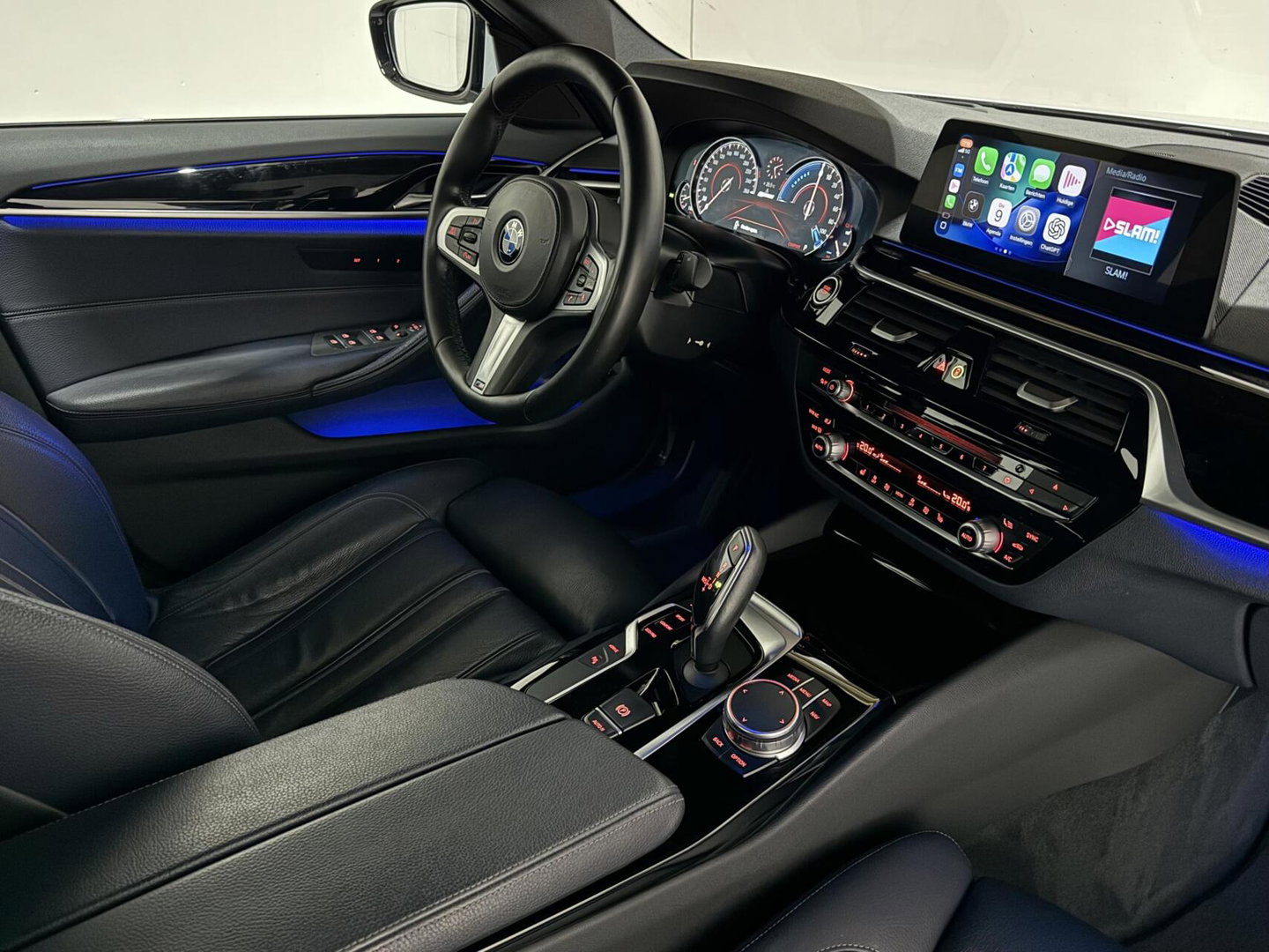 BMW 5 Serie 530e iPerformance M-Sport Leer Sfeer CarPlay Memory