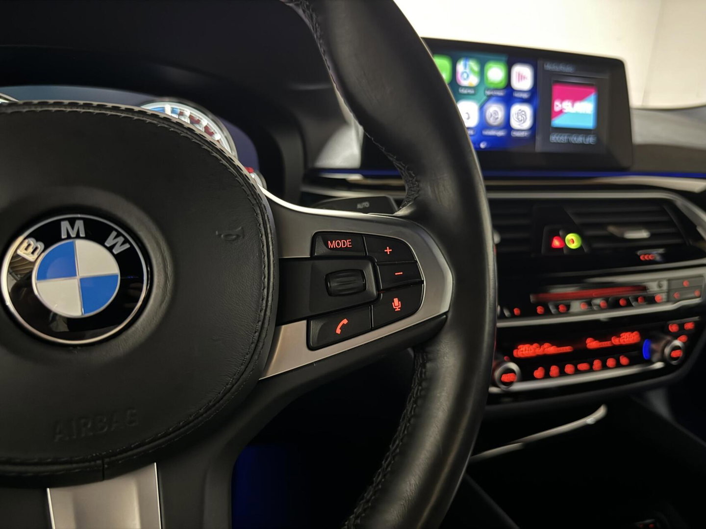 BMW 5 Serie 530e iPerformance M-Sport Leer Sfeer CarPlay Memory