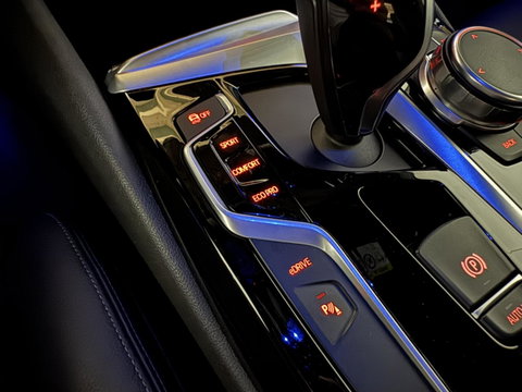 BMW 5 Serie 530e iPerformance M-Sport Leer Sfeer CarPlay Memory