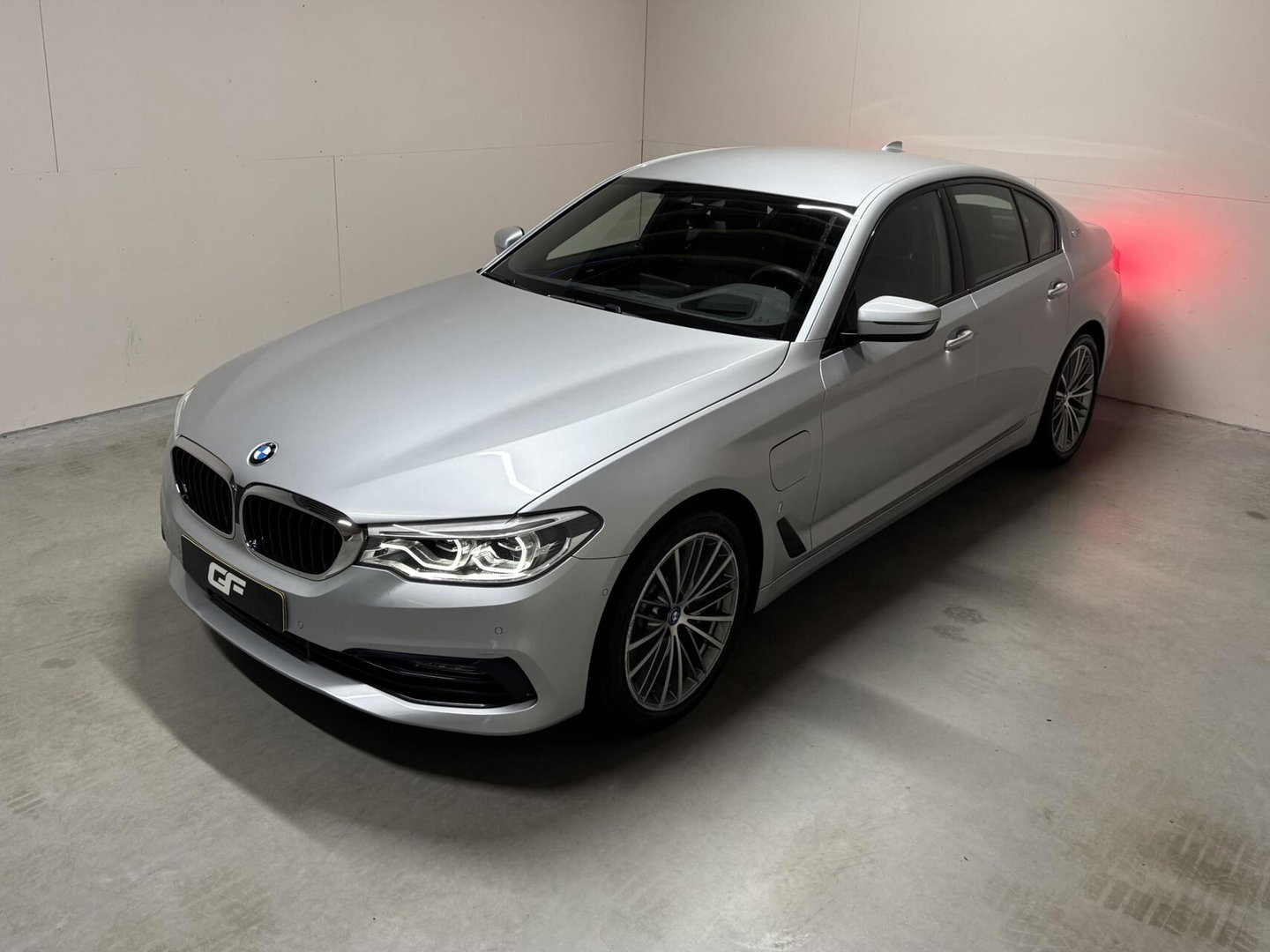 BMW 5 Serie 530e iPerformance M-Sport Leer Sfeer CarPlay Memory