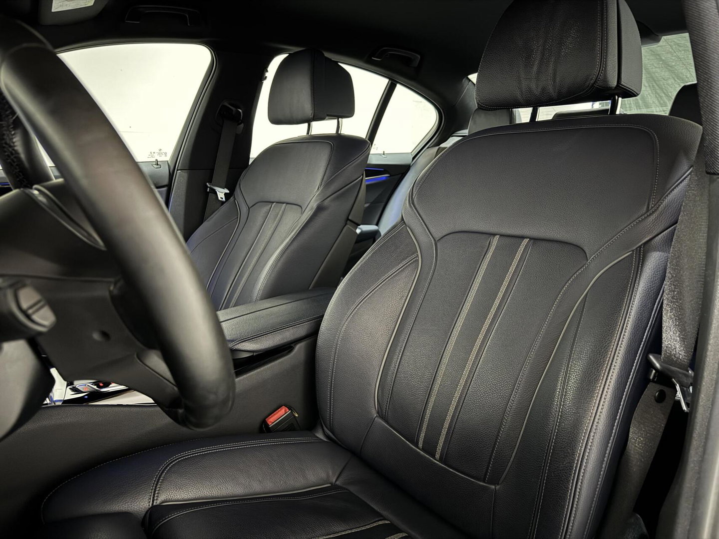 BMW 5 Serie 530e iPerformance M-Sport Leer Sfeer CarPlay Memory