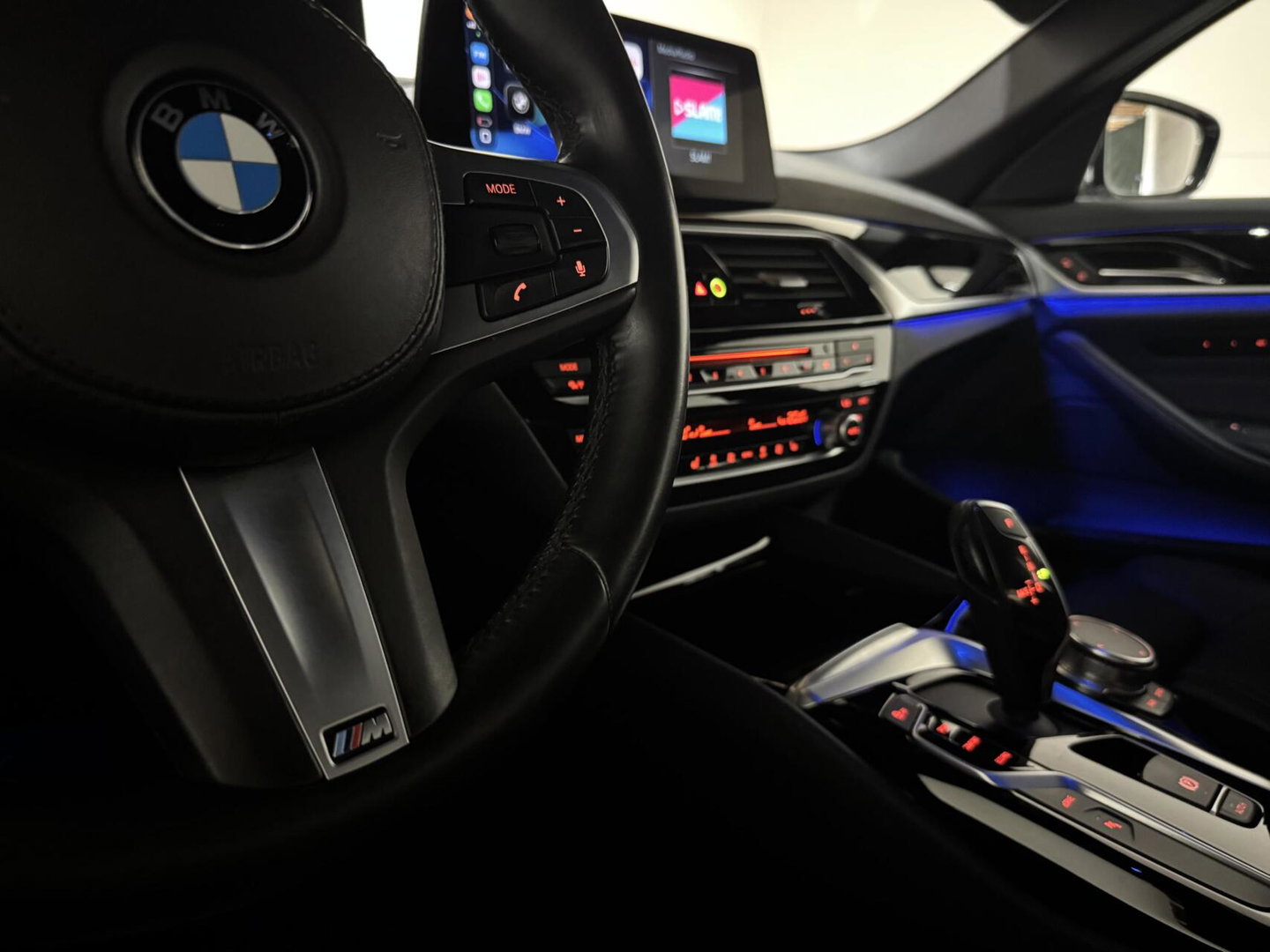BMW 5 Serie 530e iPerformance M-Sport Leer Sfeer CarPlay Memory