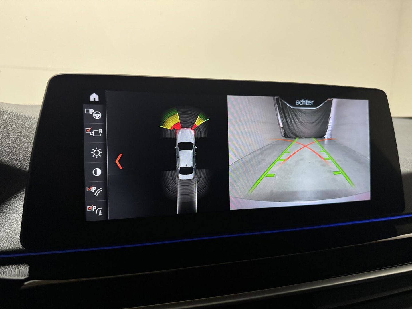 BMW 5 Serie 530e iPerformance M-Sport Leer Sfeer CarPlay Memory