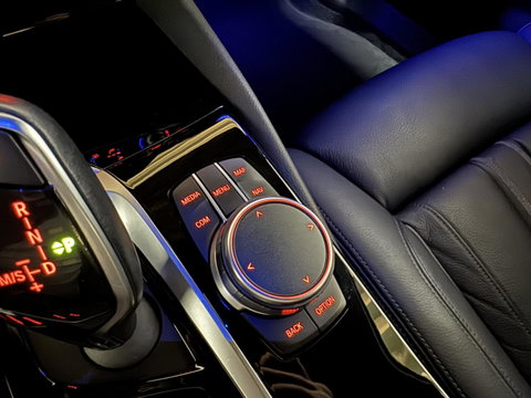 BMW 5 Serie 530e iPerformance M-Sport Leer Sfeer CarPlay Memory