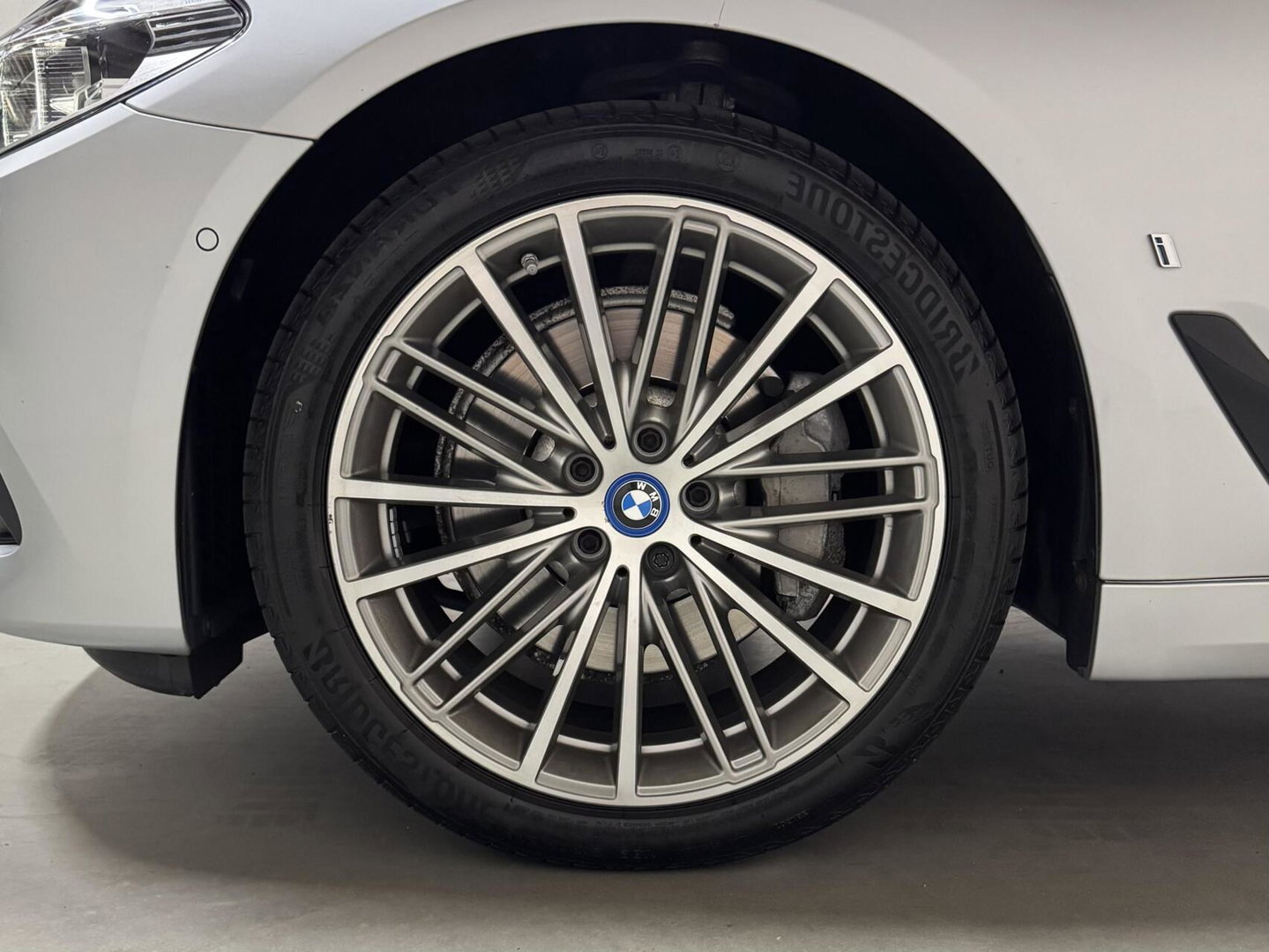BMW 5 Serie 530e iPerformance M-Sport Leer Sfeer CarPlay Memory