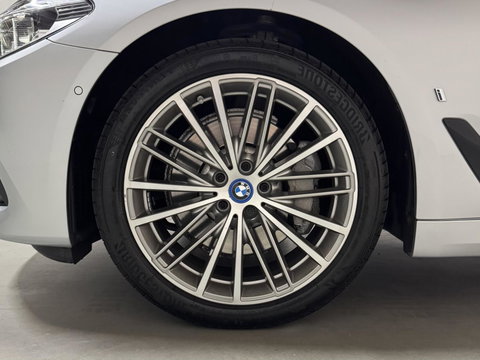 BMW 5 Serie 530e iPerformance M-Sport Leer Sfeer CarPlay Memory