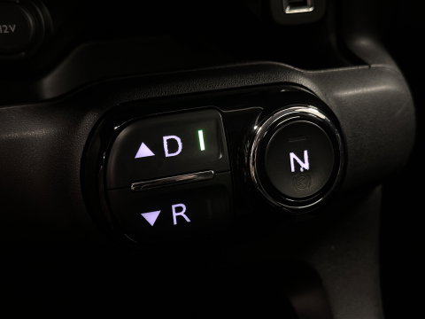 Citroën C4 Cactus 1.2 PureTech Business | Automaat | Origneel Nederlands | Achteruitrijcamera | Cruise Control | Parkeersensoren Achter | Bluetooth | Isofix | Navigatie